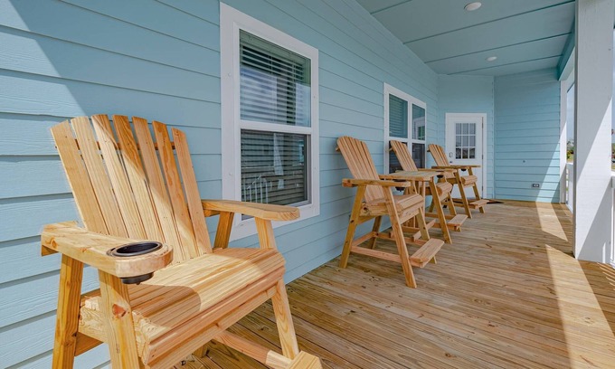 Rockport Cottage | Relaxing 3BR Rockport Stay - Pool Access, Boat-Friendly, Perfect Location
