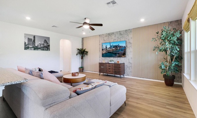 McNeil House | Relaxing 5BR Oasis | Pool Table, Kid Zone + More!