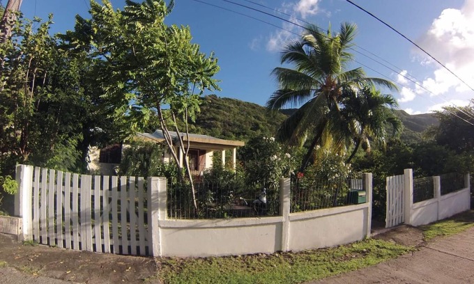 Grande Anse House | relaxing atmosphere, isolated at the foot of the mountain