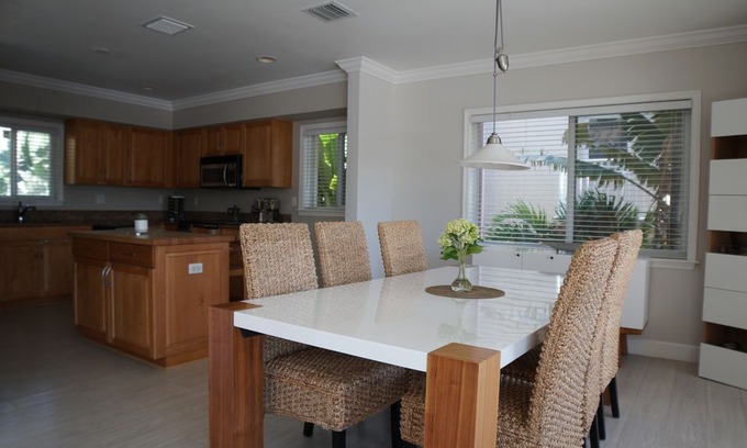 Hendricks and Venice Isles Apartment | Relaxing Beach Apt in Las Olas Blvd