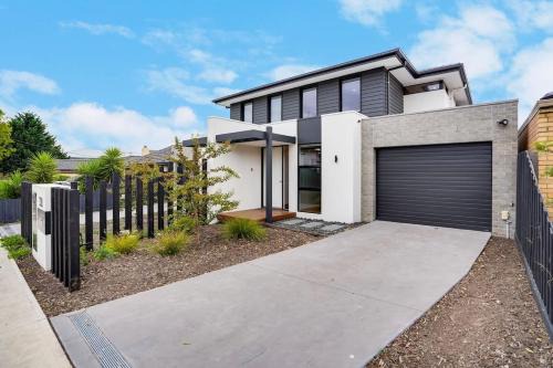 Bentleigh House | Relaxing Bentleigh Executive Family Getaway