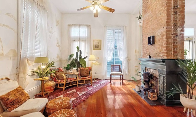 Faubourg Lafayette House | Relaxing Bohemian House w Heated Pool 5br|4ba
