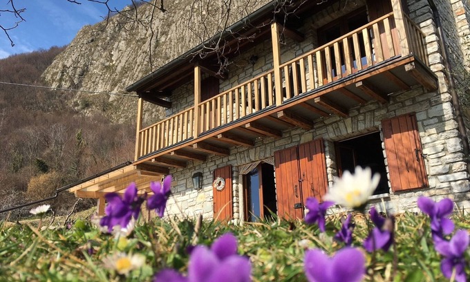 Vittorio Veneto House | Relaxing Chalet equipped whit a private Wellness Area: Sauna and Jacuzi hot tub!