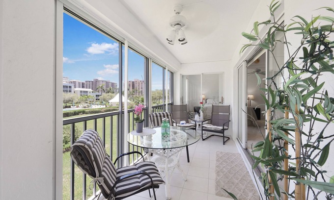 Marco Island Condo | Relaxing condo w/pool, spa, & steps to beach