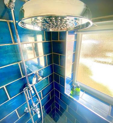 Newton Aycliffe House | Relaxing Cottage Escape - Pub - Fire - King Size Bed