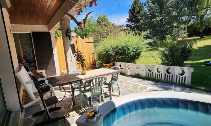 Saint-Just-Malmont House | Relaxing country house with jacuzzi and games room