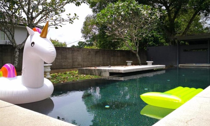 Pudu House | Relaxing Forest PoolVilla PJ