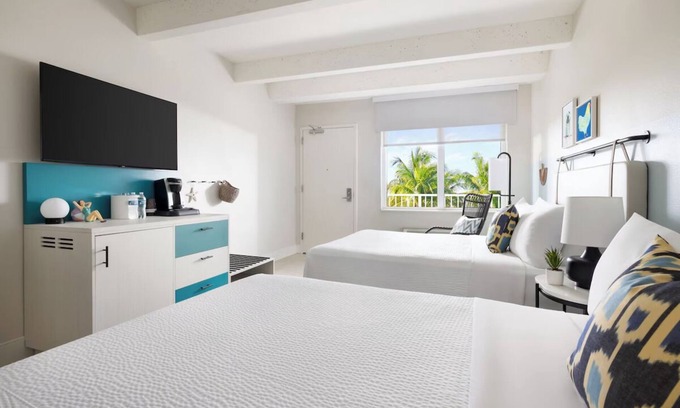 New Town House | Relaxing Garden View Suite w/Cozy Bedding – 12 Minutes to Hemingway House