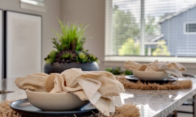 Carver Apartment | Relaxing Getaway w/Pool Access!nn