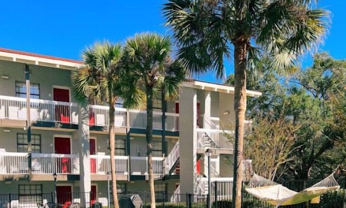 Tallahassee House | Relaxing Hideaway! Pool, Free Parking, Near Governor’s Square Mall