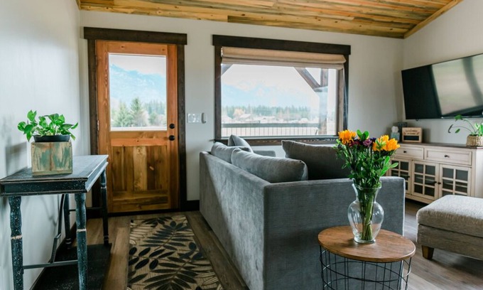 Columbia Falls House | Relaxing, quiet cabin close to Glacier Park!