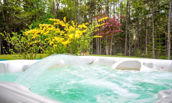 Southwest Harbor House | Relaxing Retreats- Hot Tub- fireplace-a/c-W/D