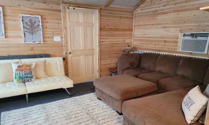 Gore Cabin | 🚤 Relaxing Setting | Convenient Location! 🚤