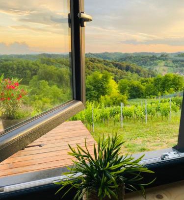 Bedekovcina Ski Chalet | Relaxing Tiny House with a beautiful view over the hills in Zagorje