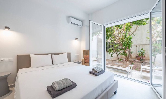 Exarhia Apartment | Relaxing Urban Retreat with Private Patio