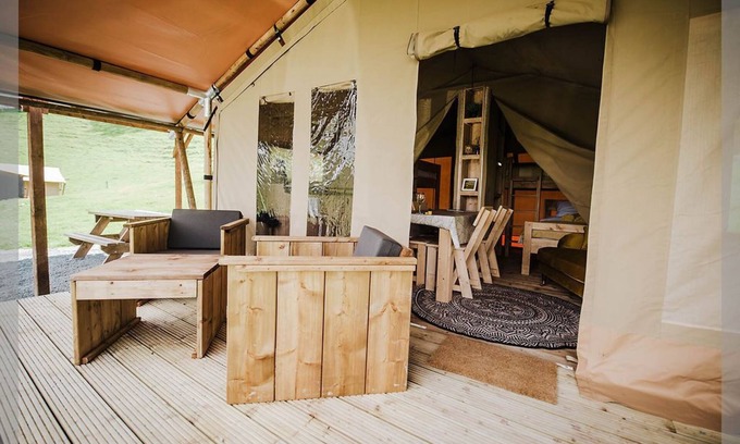 Llanidloes Cabin | Remarkable 2-Bed Safari Lodge in Llanidloes