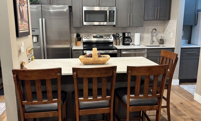 Park City Ski Chalet | Remodeled 1 Bedroom Condo Short walk to Cabriolet Mountain views from unit