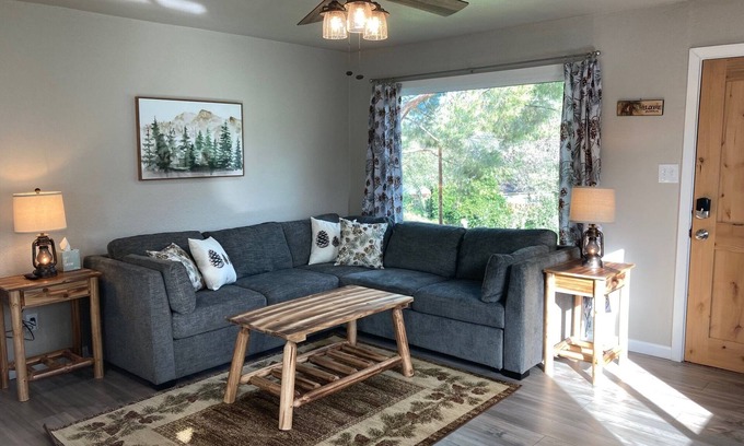 Three Rivers Cottage | Remodeled Cottage/Shared Pool/Walk to Town