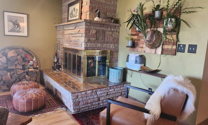 Ponderosa Pines House | Remodeled Cozy home: 20min to Wolfcreek Ski + 3min to Golf and Rio Grande River