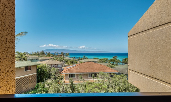 Kahana Condo | Remodeled Ocean View Condo with Beach Access, Resort Pool & Hot Tub