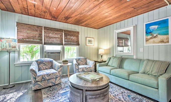 Siesta Key Village Cottage | Remodeled Siesta Key Escape – Walk to the Beach!