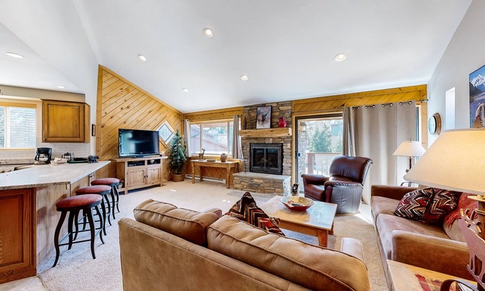 Four O'Clock Condo | Remodeled ski-in condo with fireplace, hot tubs & gym