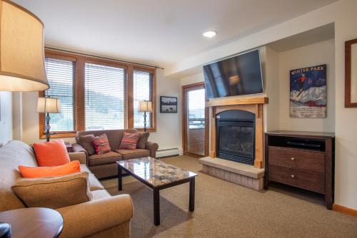 Winter Park Apartment | Remodeled Zephyr Mountain Lodge condo with upgraded furnishings and Slope Side View condo