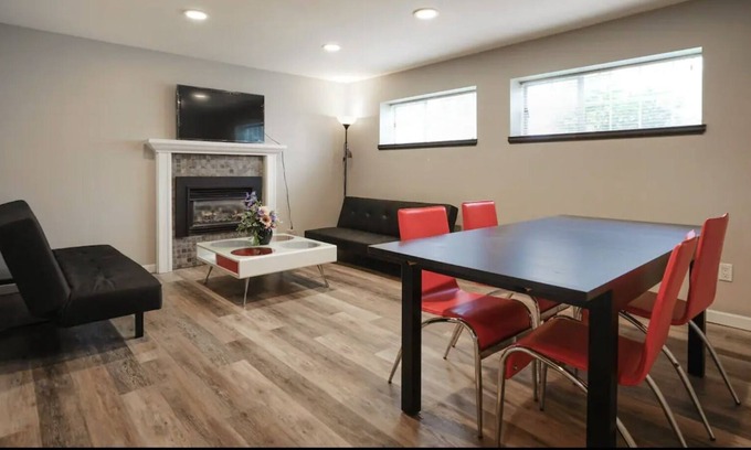 Coquitlam House | Remodelled 3 bdrm guest suite