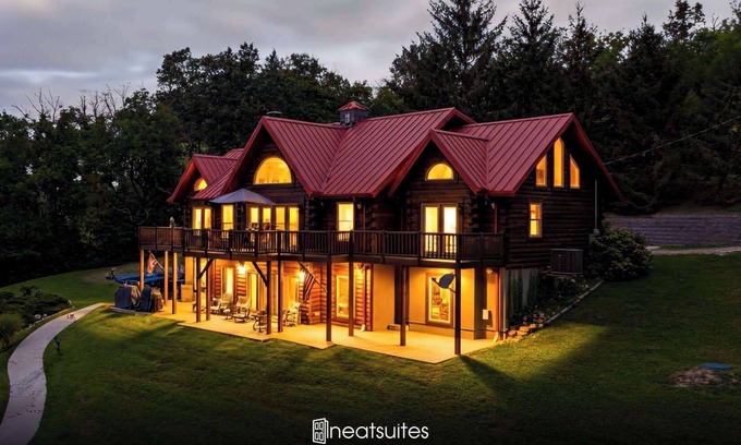 Dry Ridge House | Remote Log Home on Williamstown Lake - Near Ark!