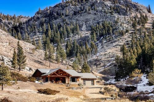 Nye House | Remote Mountainside Cabin By Stillwater River
