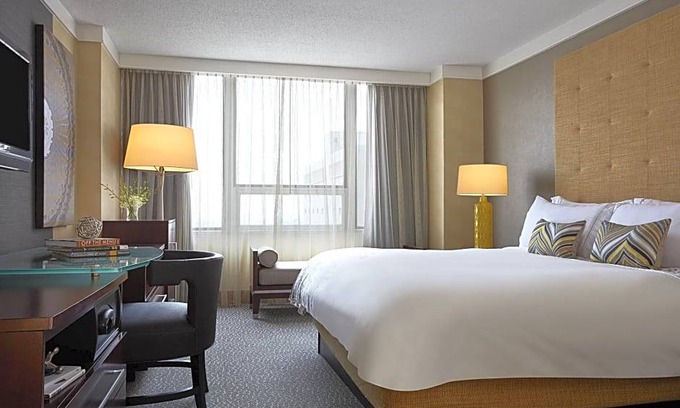 Uptown District Hotel | Renaissance Columbus Downtown Hotel