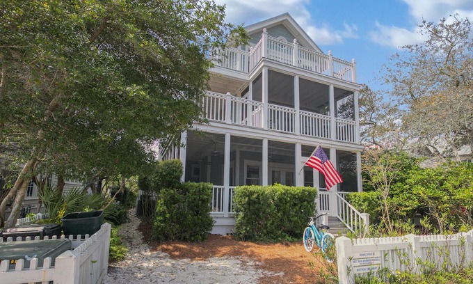 Seaside House | Rendezvous-Luxurious Seaside 3 bedroom home with 1 bedroom Carriage House