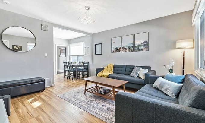 Bridgeland House | Renovated 3BR Character Home in the heart of Calgary
