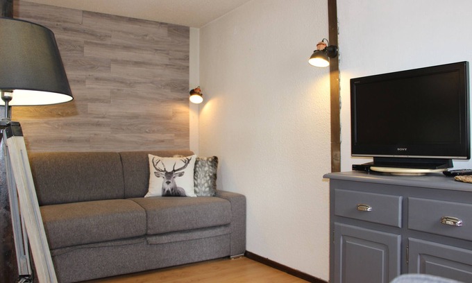 Les Deux Alpes Apartment | Renovated apartment, resort center, ESF, ski slopes, cozy and COZY