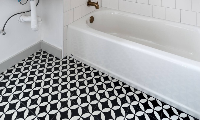 Cleveland Heights Apartment | Renovated apartment steps to Lake Merritt!