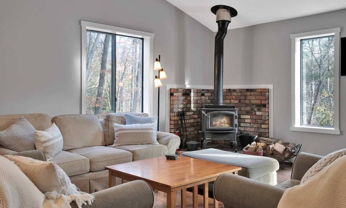 Quechee Condo | Renovated Condo, Heart of Quechee - Mill Run 3E