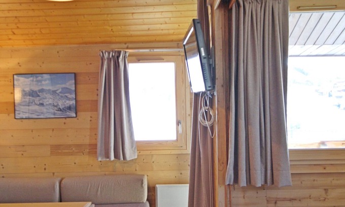 Montalbert Apartment | Renovated ski-in/ski-out apartment