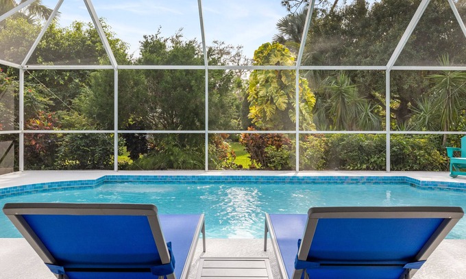 Laurel House | RENOVATED HOME WITH HEATED POOL LESS THAN 2 MILES TO NOKOMIS BEACH!