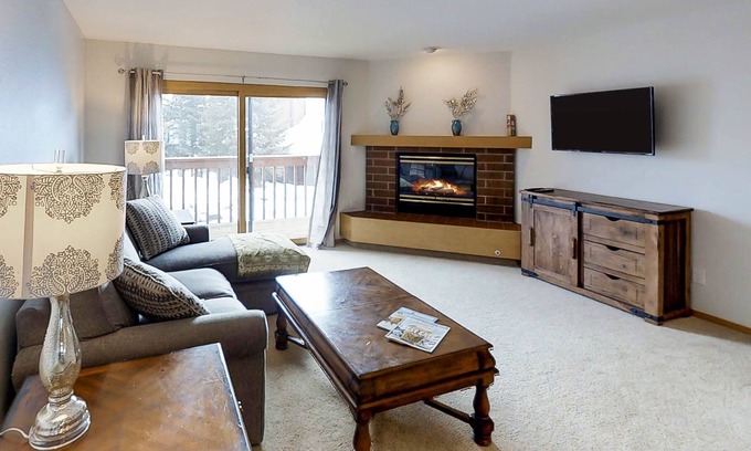 Frisco House | Renovated Mountain Retreat with Shared Hot Tub & Pool - Walk to Dillon Reservoir