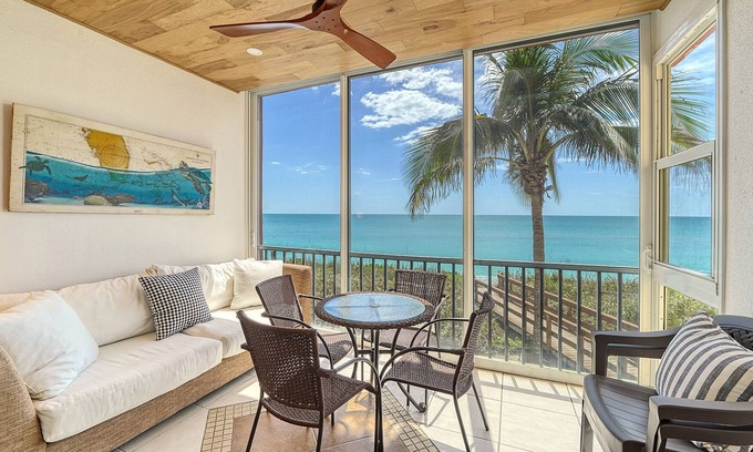 Siesta Key Condo | RENOVATED Oceanfront 2 Bedroom/2Bath Oasis