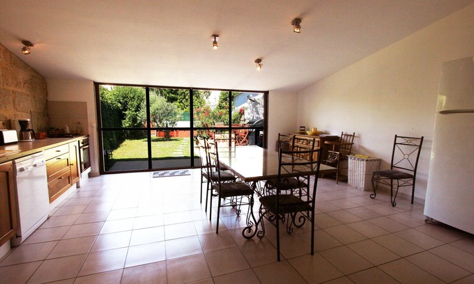 Lunel House | Renovated old house with garden and swimming pool (about 15mn from the beaches)