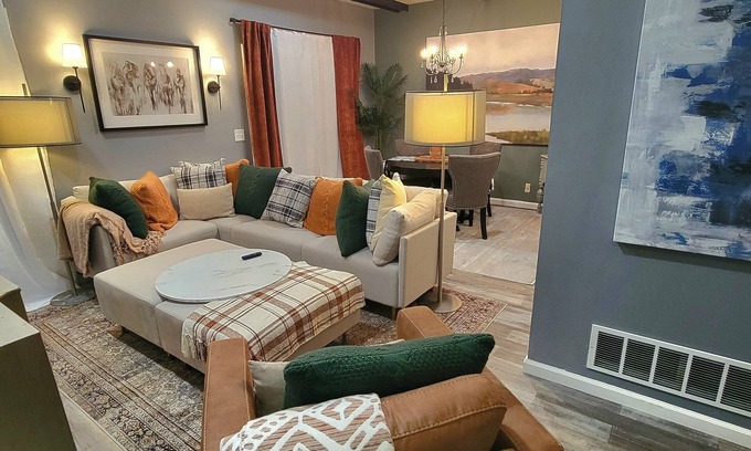 Council Bluffs Apartment | Renovated Owner’s Suite - Your Cozy Home Away From Homenn