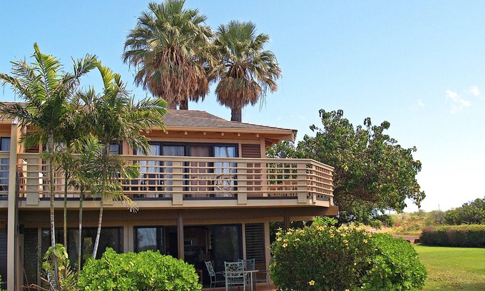 Maunaloa Condo | Renovated Private End Unit location with Ocean Views