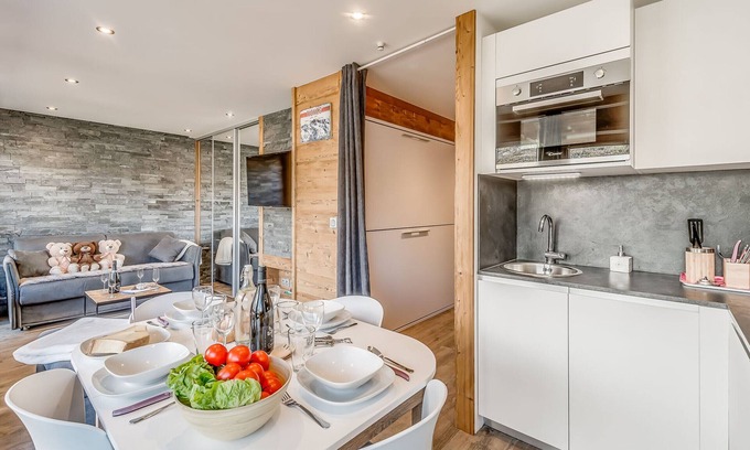 Le Lavachet Apartment | Renovated Studio for 4 at the Foot of the Slopes with Balcony and Premium Amenities