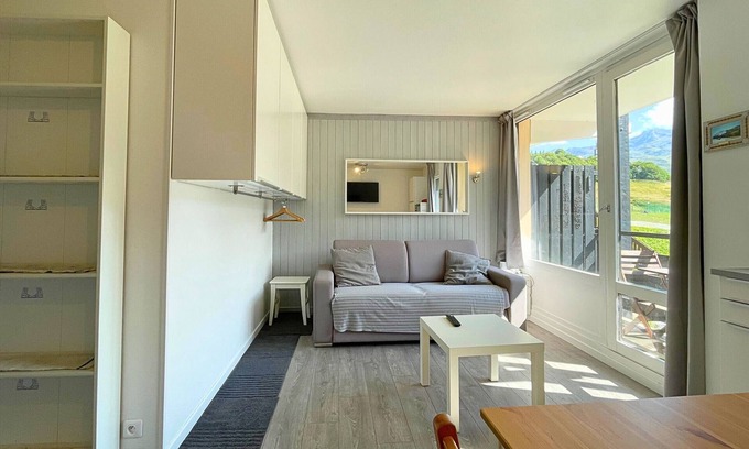 Les Menuires Apartment | Renovated studio cabin with equipped kitchen in Les Menuires