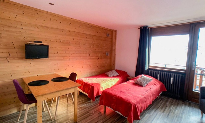 Les Almes Apartment | Renovated studio near slopes and shops, balcony, pets allowed