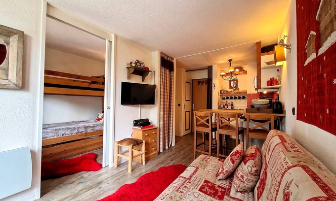 Val-d'Isere Apartment | Renovated Studio with Cabine, Ski-in/Ski-out, Balcony, WIFI