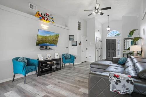 Lake Wilson Preserve House | Renovated Themed Home SW Pool near Disney
