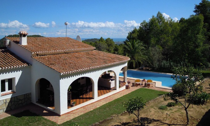 Oliva Villa | Renovated Villa, Modern Interior, Open Plan Design with Pool and Garden, and AC