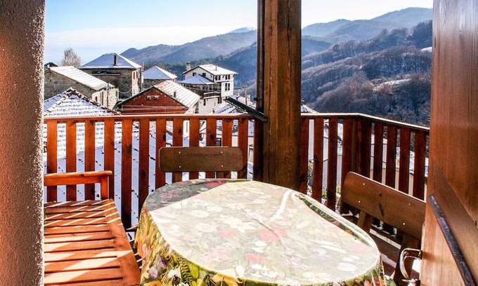 Delchevo Villa | Renovated Villa Overlooking The Pirin Mountains